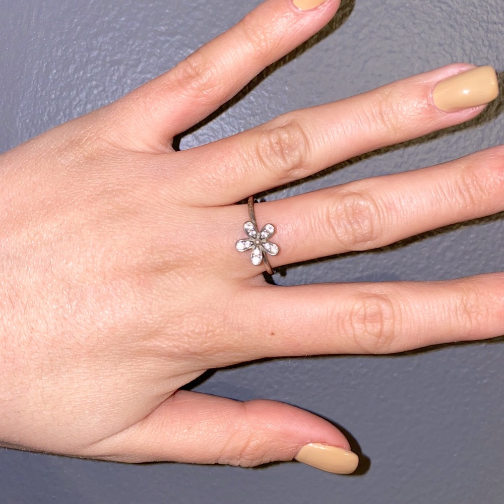 Pandora flower ring size 5